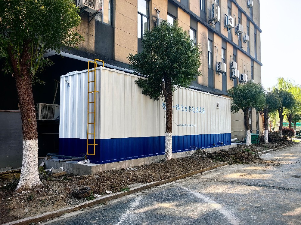 不銹鋼清洗廢水中和反應(yīng)設(shè)備：選型標準與運行規(guī)范